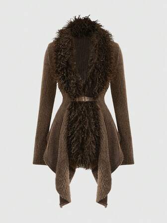 Top aderente da donna con scollo a V asimmetrico, in patchwork di pelliccia finta e costine