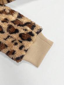 SHEIN Franclia 豹纹帽子、宽松露脐上衣和迷你裙两件套女装 - 棕色 - 查看 6