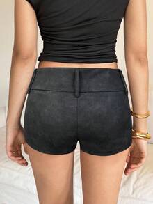 SHEIN Tall 女士秋冬新款扎染水洗PU迷你短裤配腰带，复古做旧风格 - 黑色 - 查看 2