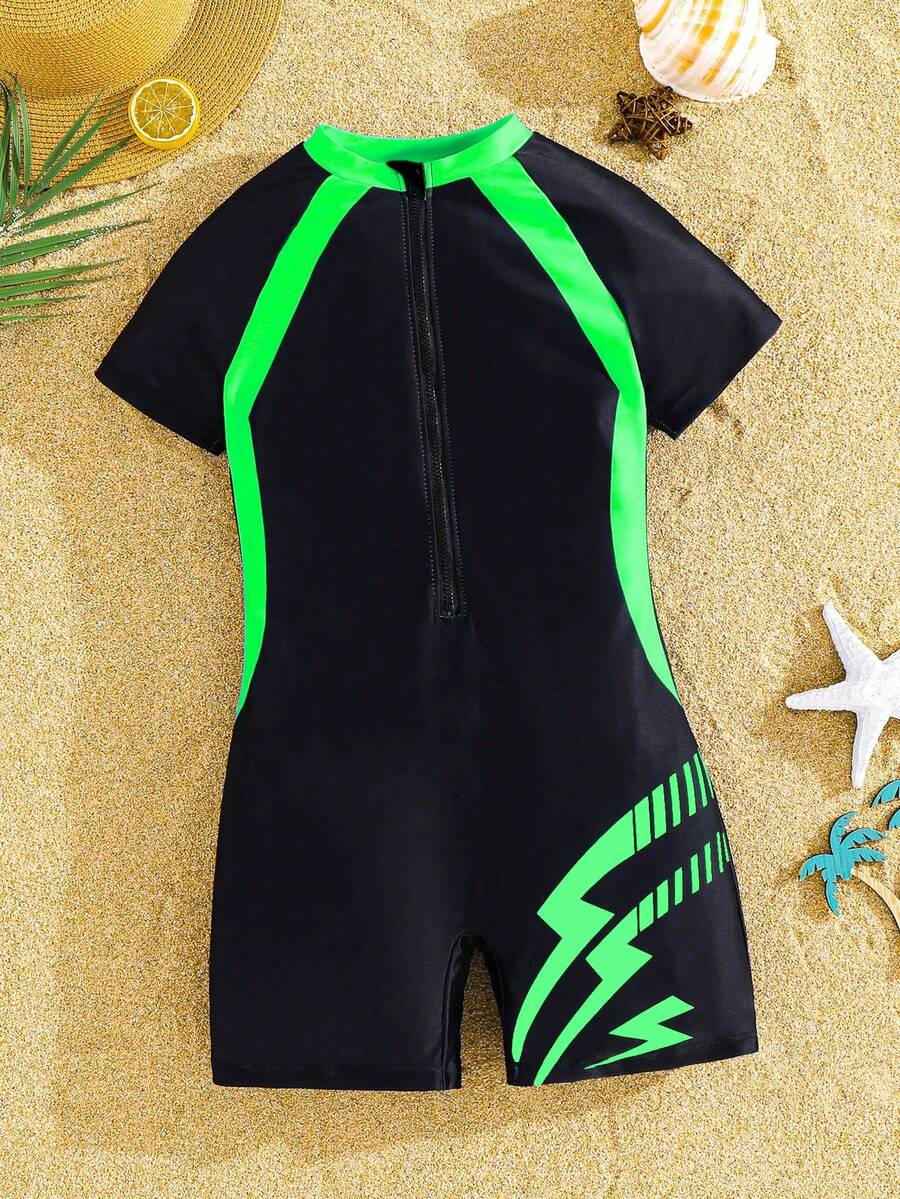 SHEIN Traje de baño de una pieza con gráficos deportivos para niño preadolescente, apropiado para la playa, la natación y el surf