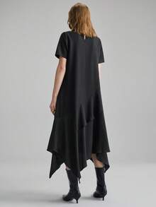Ontre 女士黑色抗皱缎面面料，搭配挺括宽大舒适面料拼接设计，圆领，常规肩部，短袖，不规则不对称设计，不同面料特性拼接，现代都市休闲商务正式办公穿着，低调复古风，轻松优雅都市通勤装，高品质机场连衣裙，高抗皱高端面料长裙 - 黑色 - 查看 4