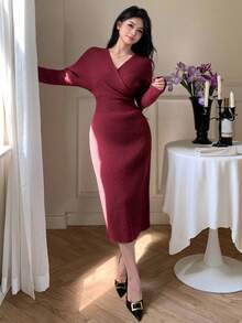 DAZY 女士纯色重叠V领蝙蝠袖长袖修身优雅针织连衣裙，秋冬款 - 酒紅色 - 查看 5