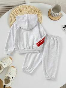 SHEIN Set hanorac și pantaloni de trening cu imprimeu pețiozat în culori contrastante pentru bebeluși băieți