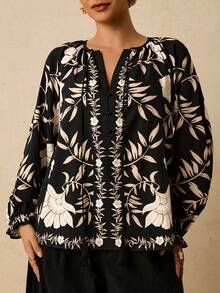 Travachic 大码女式黑色花卉印花长袖衬衫，V领流苏系带图案上衣 - 黑色 - 查看 3