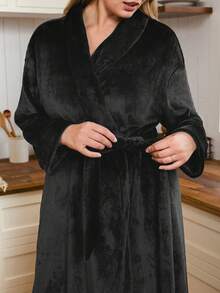 SHEIN Doze Lane 大码纯色翻领宽松舒适长款系带蓬松睡袍，秋冬黑色浴袍女式睡袍冬季长袖加大码睡袍