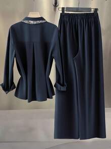 Chiquease Conjunto elegante de alfaiataria francesa para mulheres, composto por blusa de manga comprida com gola alta e modelagem solta, decorada com um lenço especial, e calça pantalona. Ideal para professoras, profissionais e para o outono/inverno. - Azul marinho - Ver 2
