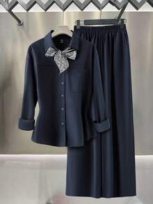 Chiquease Conjunto elegante de alfaiataria francesa para mulheres, composto por blusa de manga comprida com gola alta e modelagem solta, decorada com um lenço especial, e calça pantalona. Ideal para professoras, profissionais e para o outono/inverno. - Azul marinho - Ver 6