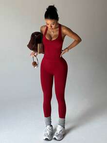 Dewbera Ensemble de sport sans couture bordeaux pour femmes, débardeur à dos nageur et leggings de yoga - Rouge foncé - Voir 4