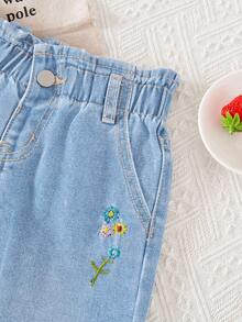 SHEIN Vintaside Kids 少女可爱刺绣牛仔裤，适合日常穿着 - 中等水洗藍 - 查看 4