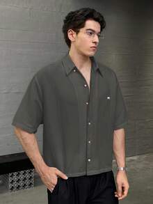 Manfinity BRENVOR Men's Casual Fashionable Woven Short Sleeve Shirt With Embroidered Polar Bear, Suitable For Summer - Green - View 4