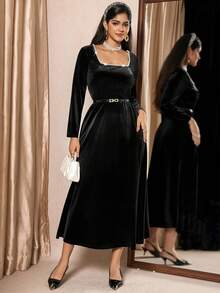 Zelara Đầm dài tay cổ vuông đính ngọc trai nhung sang trọng cỡ lớn thanh lịch - màu đen - Xem 6