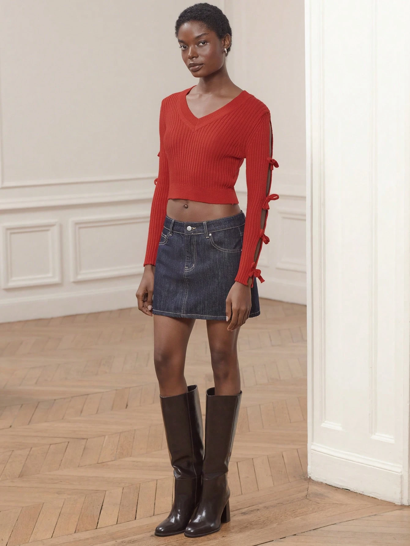 赤ニットVネックトップ オープンスリーブ ノット付き ガールズナイトアウト バレンタインデー 新年会 かわいい赤トップ お出かけ用