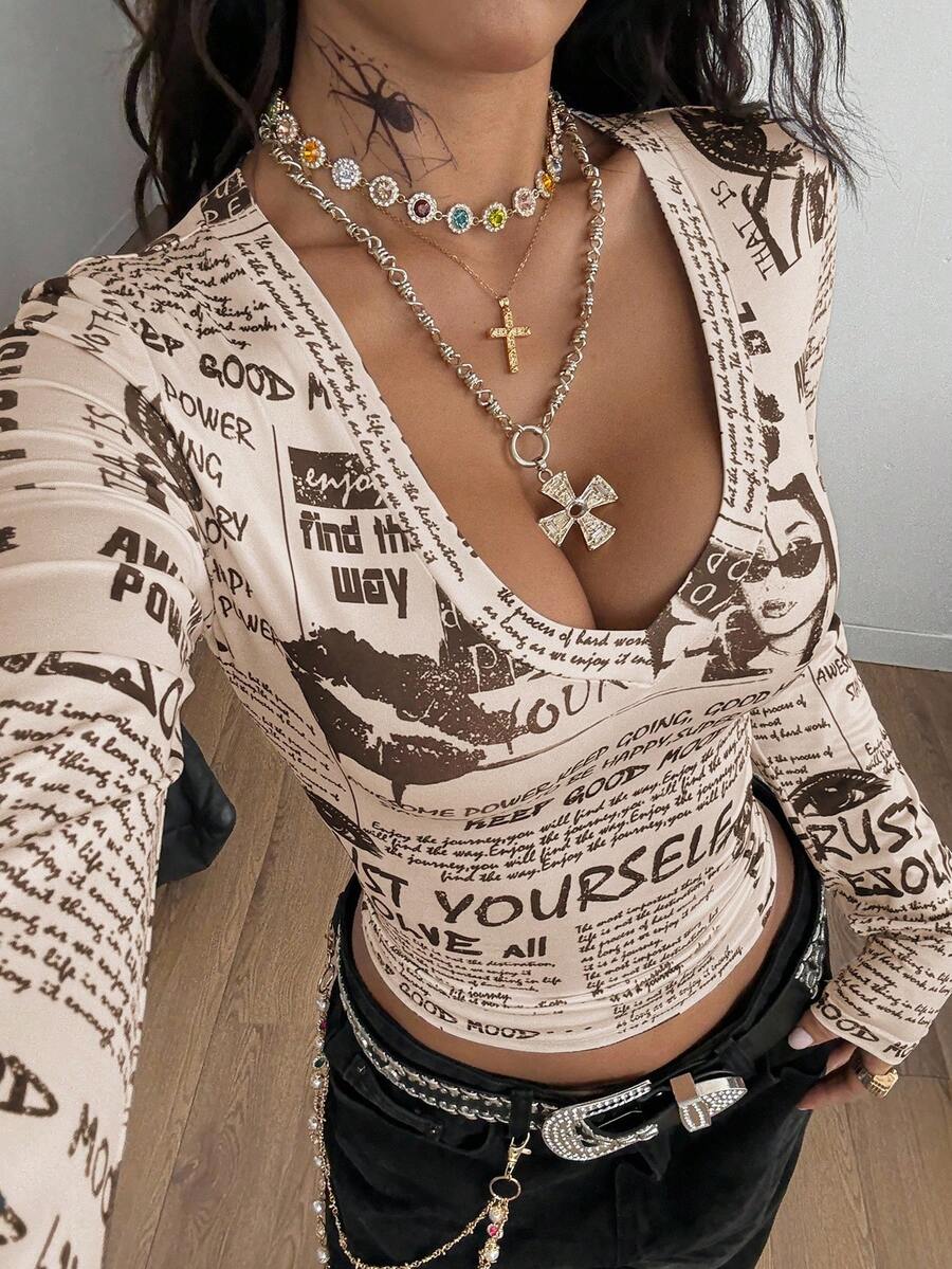 Coolane 女款 Y2K 街头风格树枝图案紧身 V 领 T 恤 - 杏色 - 查看 1