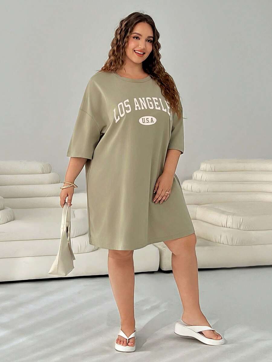 SHEIN EZwear Đầm thun cổ tròn in chữ cỡ lớn cho nữ cỡ lớn - Màu Khaki - Xem 1