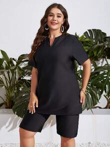 SHEIN Swim Curve مجموعة ملابس سباحة كاجوال للنساء ذوات الحجم الكبير، بقصة رقبة على شكل حرف V وأكمام قصيرة مع شورت - الأسود - مشاهدة 3