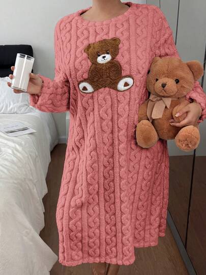 SHEIN 加大码梦幻可爱小熊刺绣舒适长袖睡衣，蓬松冬季款