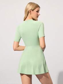 CourtClass 女士纯色拉链门襟短袖网球连衣裙配短裤 - 綠色 - 查看 2