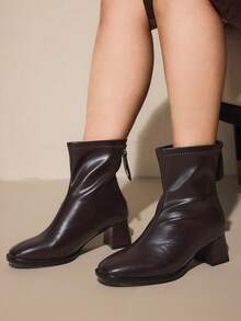 CUCCOO CURVES Botas Ankle com Salto Grosso para Mulheres Plus Size e Largura Larga, Outono/Inverno - Castanho - Visão 5