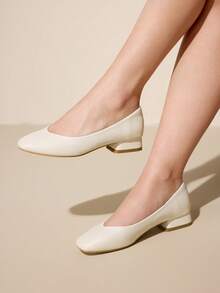 CUCCOO CURVES Women's Fashion Versatile Elegant Commuter Wide Fit High Heels