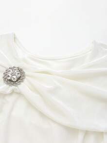 Franclia 秋冬长袖短款连衣裙，弹力丝绒面料，修身剪裁，钻石装饰纽扣 - 杏色 - 查看 4