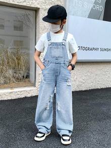 SHEIN 青少年男孩时尚休闲蓝色牛仔背带裤，适合儿童夏季穿着