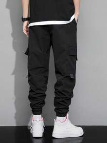 Claim Dot بنطلون رجالي فضفاض بجيب قابل للطي وخصر مربوط بسحاب مطبوع عليه حروف وتعبيرات - الأسود - مشاهدة 2