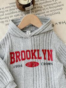 SHEIN طقم هوديي مطبوع بحرف جرافيك كاجوال محبوك وبنطلون خصر مطاطي للبنات الصغيرات - متعدد الألوان - مشاهدة 4