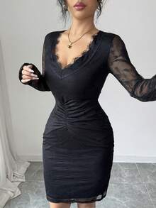 Modelyn 女士V领蕾丝边饰腰部褶裥修身长袖开衩连衣裙 - 黑色 - 查看 7