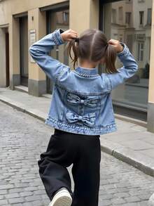 Elladie kids Young Girl' Denim Jacket And Coat, New Arrival. Casual Sweet Bow Decor Light Wash Blue Denim Jacket For Girls, Comfortable For Daily Activities And Outings. Suitable For Wearing In Winter And Spring.