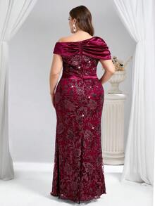Coutiva 大码女士花卉亮片不对称肩部优雅新娘母亲礼服 - 紅色 - 查看 2