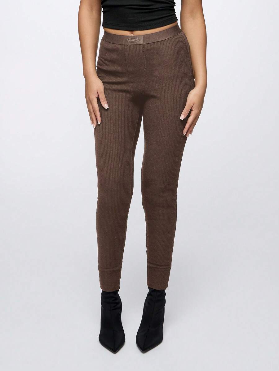 SUMWON WOMEN Leggings de cintura alta acanalados para usar en otoño e invierno de forma casual y diaria - Marrón Chocolate - Ver 1