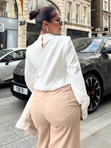 NegzBox 女士优雅浪漫珍珠装饰褶皱长袖白色衬衫，正式办公室/通勤，长袖上衣 - 白色 - 查看 2