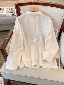 GlowEve CURVE Áo kiểu Trung Hoa cổ đứng thêu tay dài cỡ lớn cho nữ - Màu be - Xem 2