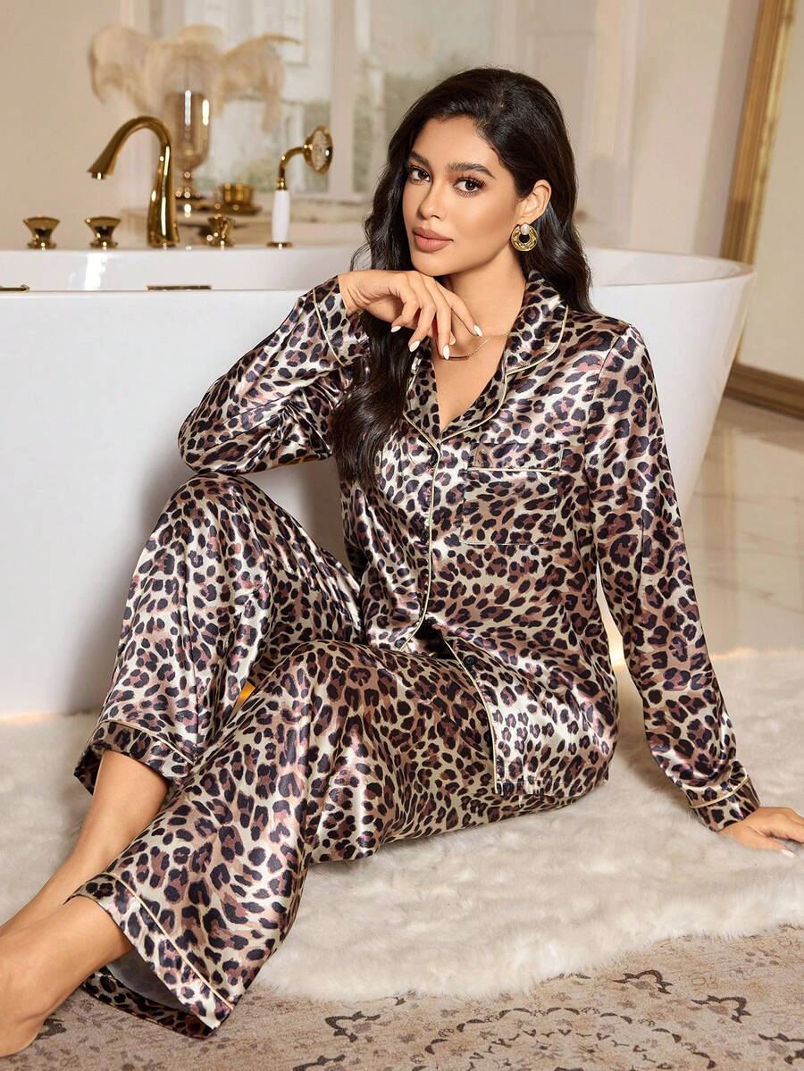 LuxeNights Bộ đồ ngủ dài tay nữ bằng lụa giả họa tiết da báo, cổ ve áo, họa tiết báo đốm, đồ ngủ mùa đông. - màu đen - Xem 1