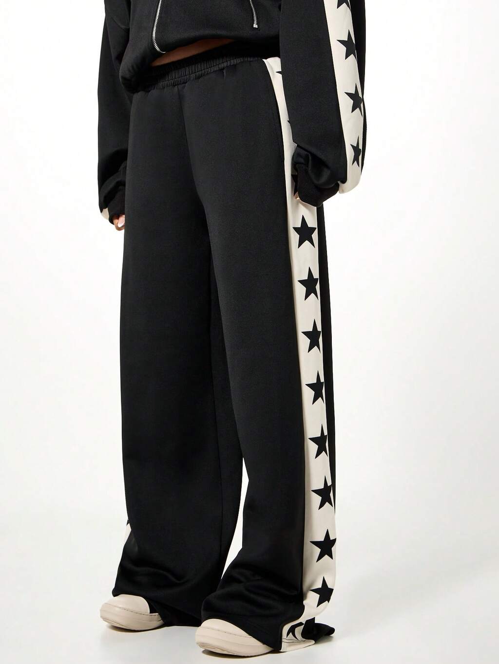 SUMWON Oversized Contrast Star Panel Track Pants Lounge Sweatpants With Side Stripe Detail For Casual Wear
