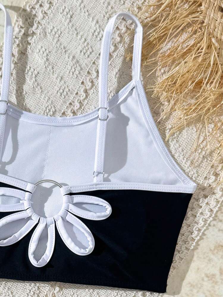 SHEIN 休闲露背花卉镂空设计少女吊带比基尼上衣花朵泳装高腰泳衣套装少女海军蓝撞色泳衣蝴蝶结泳装，适合少女、沙滩、夏季度假、泳池派对。 - 黑色 - 查看 3