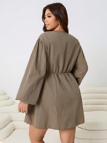 Solflare Đầm casual mới với tay áo phồng, họa tiết bướm, kẻ caro màu Maillard, quần short kaki, cỡ lớn. - Nhiều màu - Xem 2