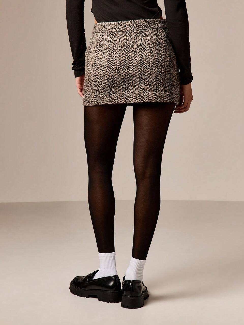 AiiRZ Herringbone Tweed Tiered Ruffle Mini Skirt High Waisted A-Line Fall Winter Textured Pattern Layered Design Casual Chic Bottom