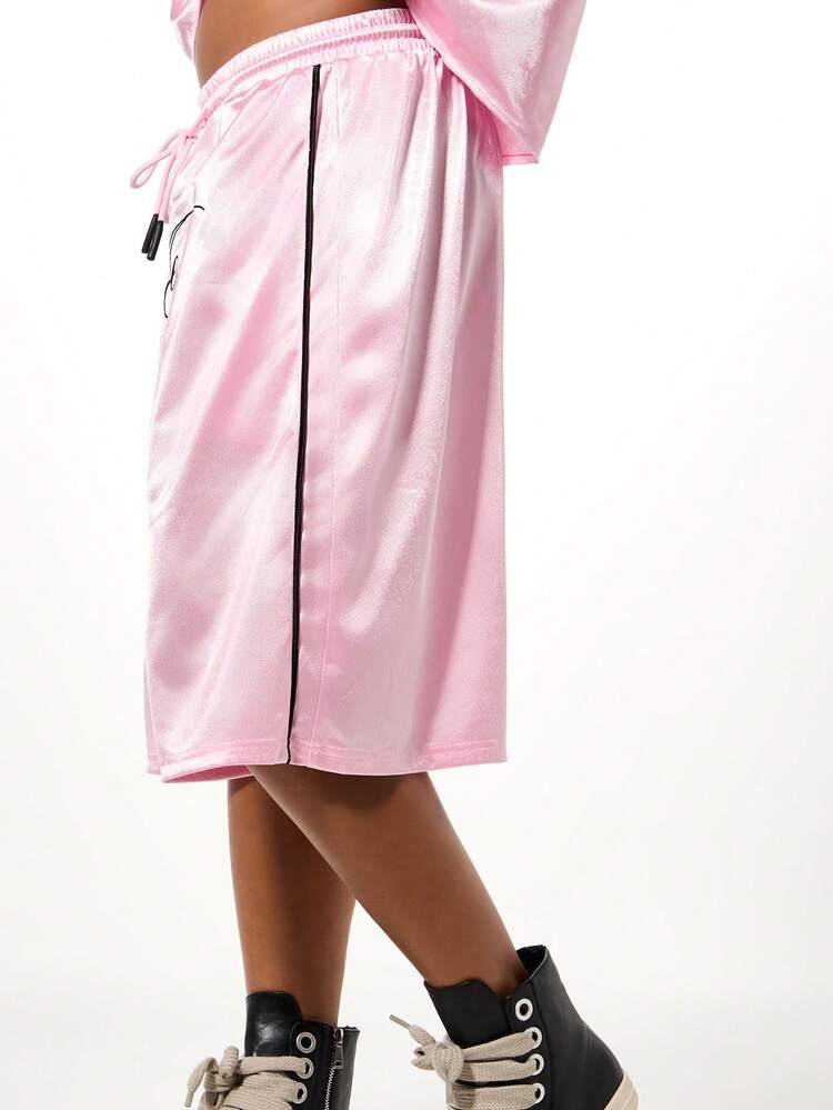 SUMWON WOMEN Satin Basketball Shorts With Script Text
