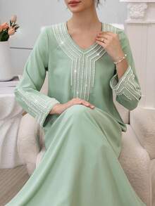 Al Najma 女士宽松刺绣铆钉长袍，适合节日穿着，朴素的卡夫坦长袍 - 薄荷藍 - 查看 2