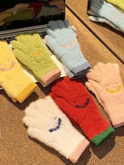 Zazumi Une paire de gants d'hiver, un sourire mignon, des gants simples en laine et épaissis pour fille, des gants tricotés résistants au froid et des gants longs en peluche chaude, convenant pour la chaleur et la protection contre le froid lors des déplacements en hiver, Saint-Valentin