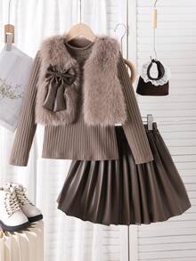 三件套：棕色毛绒蝴蝶结背心、配套吊带衫和PU褶裙