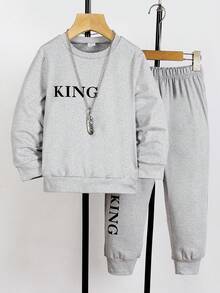 SHEIN 4-7岁儿童春秋季两件套，长袖上衣印有英文字母，圆领设计，休闲运动裤，适合上学、通勤、运动、度假、圣诞节、万圣节等场合。 - 灰色 - 查看 7