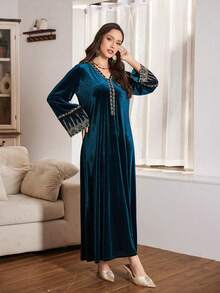Al Najma Elegant Loose Fit Velvet Dress With Gold Embroidery Applique, Luxurious And Charming, Suitable For Balls In Autumn/Winter Kaftan Jalabiya Dress - Teal Blue - View 3