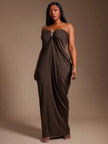 Radiana Đầm quây xếp ly màu trơn gợi cảm và thanh lịch dành cho nữ cỡ lớn, đầm maxi sexy, đầm dài không dây, đầm dạ hội quyến rũ, phù hợp cho tiệc chiêu đãi, liên hoan, tiệc tối, dạ hội, vũ hội, thành thị, vẻ quyến rũ công sở, trang phục du lịch, cổ điển, lễ hội, buổi hòa nhạc, lễ hội hóa trang, đi chơi, nhiều lớp, kỳ nghỉ, hẹn hò, tụ họp, sinh nhật, trang phục tiệc độc thân, cocktail, sự kiện trang trọng, kín đáo, sang trọng, hộp đêm, dễ thương, giản dị, đi chơi, tôn dáng, làm nổi bật vóc dáng, tạo dáng thon gọn, khu nghỉ dưỡng. - Màu nâu Sô-cô-la - Xem 2