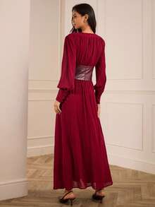 Lilora 女士V领褶皱长袖优雅系带连衣裙，适合通勤、冬季穿着，也适合新年穿着。红色连衣裙，收腰设计，PU拼接，优雅大方。 - 酒紅色 - 查看 3