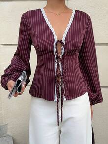 Siren Gaze 女士撞色蕾丝深V领系带灯笼袖性感时尚衬衫，适合圣诞节、新年等节日穿着，复古富贵风格，酒红色条纹蕾丝边长袖修身衬衫，前系带，冬季红色 - 酒紅色 - 查看 1