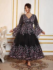 Cravure Bohemian Plus Size Long Sleeve Chiffon Maxi Dress In Blue With Floral Print And V-Neck - Blue - View 6