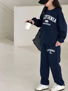 SHEIN Leap Crew 藏蓝色，简约英文字母图案，少女休闲宽松舒适保暖加厚柔软圆领长袖连帽衫和运动裤套装，适合秋冬季日常穿着、运动、校园活动。 - 彩色 - 查看 3