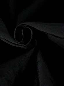 SHEIN 两件套：时尚休闲立领拉链外套（黑色，白色滚边）和配套宽松长裤（白色条纹，字母装饰），适合春、秋、冬、户外、街头、日常休闲、居家、旅行、上学等场合。 - 黑色 - 查看 4